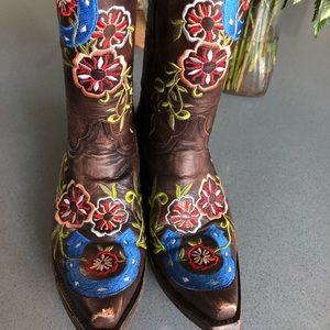 Embroidered, vintage, handmade cowgirl boots